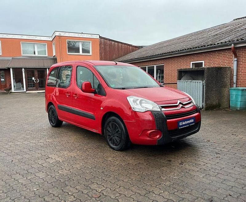 Gebraucht Citroën Berlingo 92 PS (67 kW) 2011 Rot Van / Kleinbus