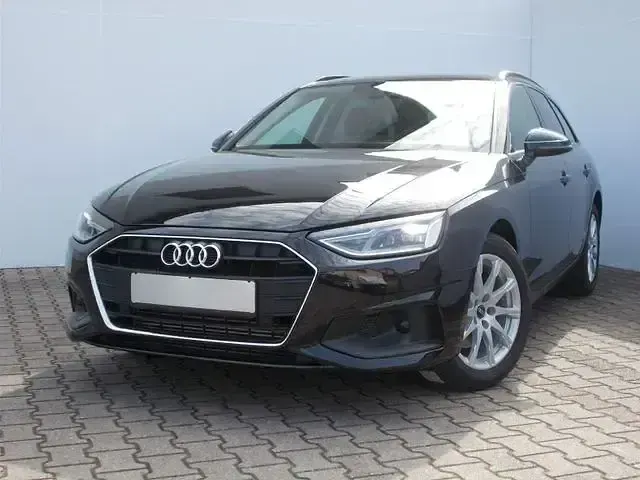 Używany Audi A4 150 KM (110 kW) 2022 Czarny Kombi