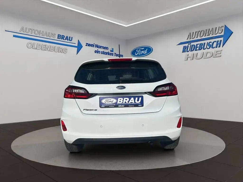 Gebraucht Ford Fiesta Cool & Connect 75 PS (55 kW) 2023 Weiß Kleinwagen