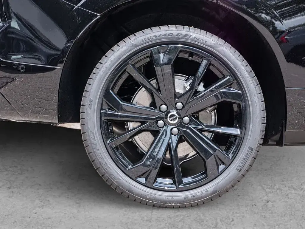 Gebraucht Volvo XC60 Plus 455 PS (334 kW) 2026 Schwarz SUV