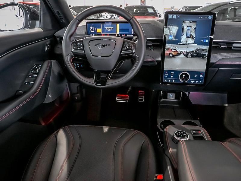 Gebraucht Ford Mustang Basis 351 PS (258 kW) 2021 Rot Coupé