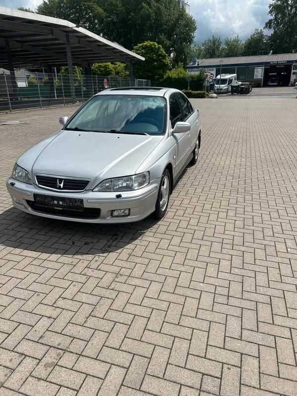 Silber Gebraucht 1999 Honda Accord ES Limousine | 2.650 € (Teuer) - Bild 1/4