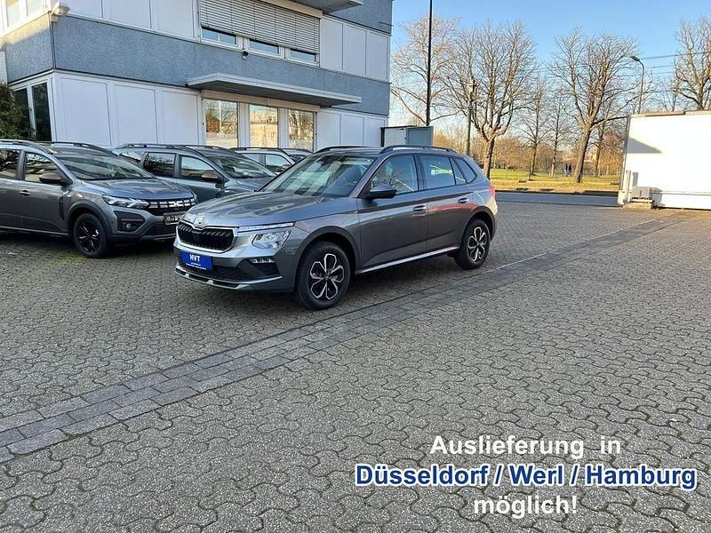Graphitegrau metallic Neu 2025 Skoda Kamiq Selection SUV | 21.890 € (Guter Preis) - Bild 1/3