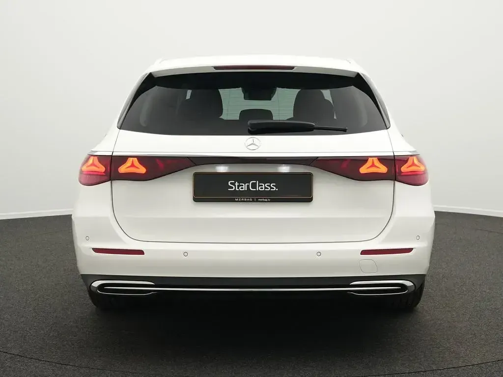 Gebraucht Mercedes E200 204 PS (150 kW) 2025 Weiß Kombi