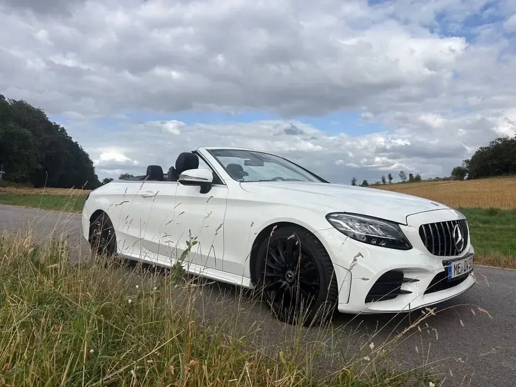 Gebraucht Mercedes C180 AMG 156 PS (114 kW) 2020 Weiß Cabrio