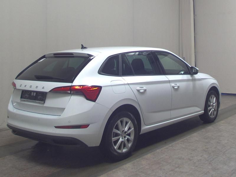 Gebraucht Skoda Scala Ambition 110 PS (80 kW) 2021 Weiss Kleinwagen