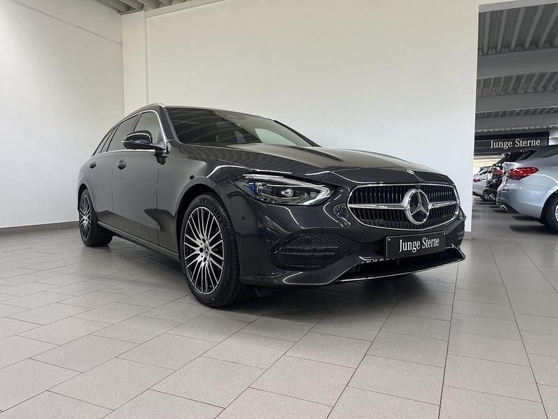 Gebraucht Mercedes C200 Avantgarde 204 PS (150 kW) 2025 Andere Kombi