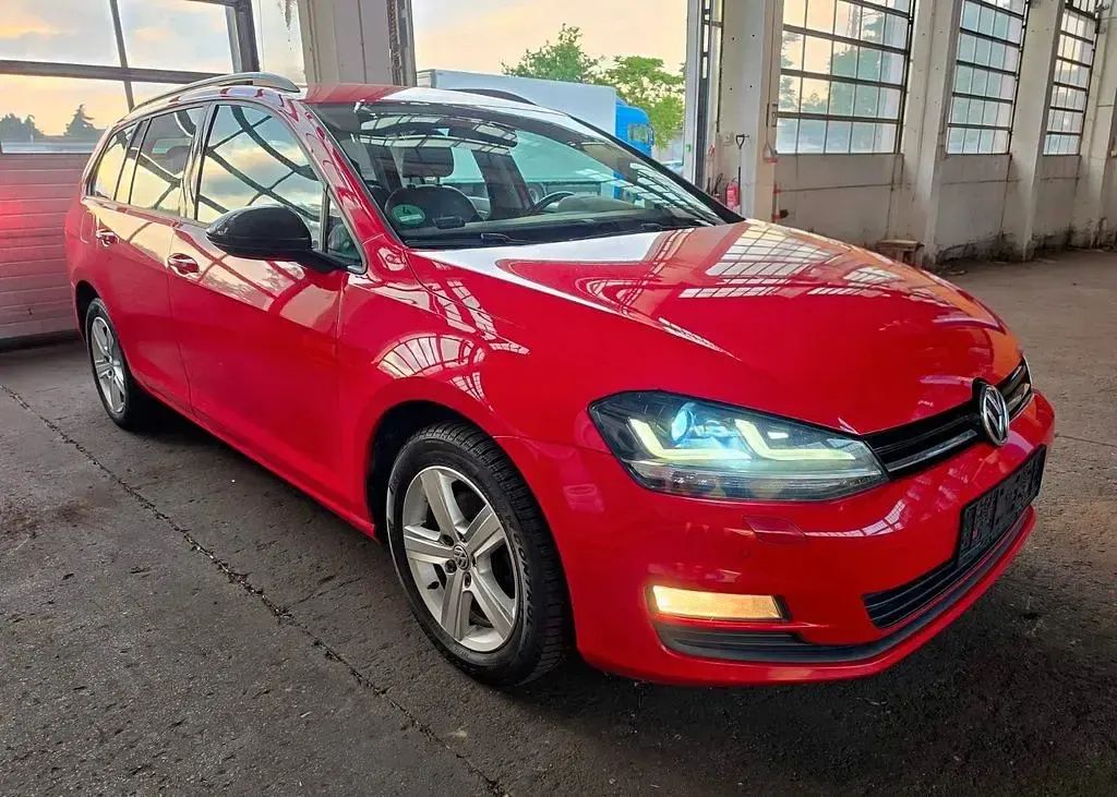 Gebraucht VW Golf VII Comfortline 110 PS (80 kW) 2016 Rot Kombi