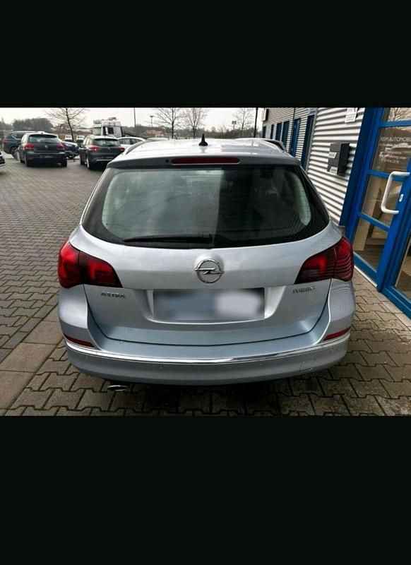 Gebraucht Opel Astra 140 PS (102 kW) 2015 Andere farben Kombi