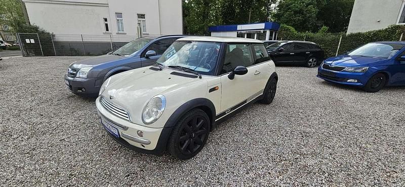Weiß Gebraucht 2004 Mini ONE Kleinwagen | 2.500 € (Fairer Preis) - Bild 1/4