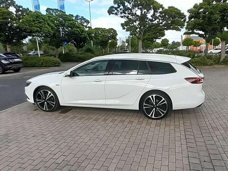 Weiß Gebraucht 2020 Opel Insignia Business Elegance Kombi | 20.000 € (Guter Preis) - Bild 1/4