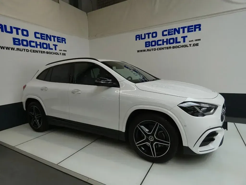 Gebraucht Mercedes GLA200 AMG line 163 PS (119 kW) 2024 Weiß SUV