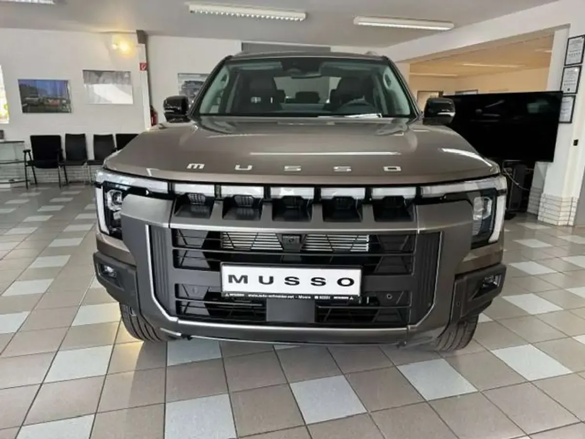 Neu KGM Musso 203 PS (149 kW) 2026 Smoke taupe Pickup