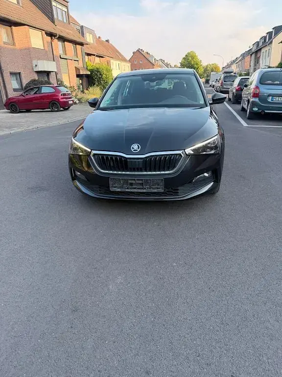 Gebraucht Skoda Scala Ambition 116 PS (85 kW) 2019 Schwarz Kleinwagen