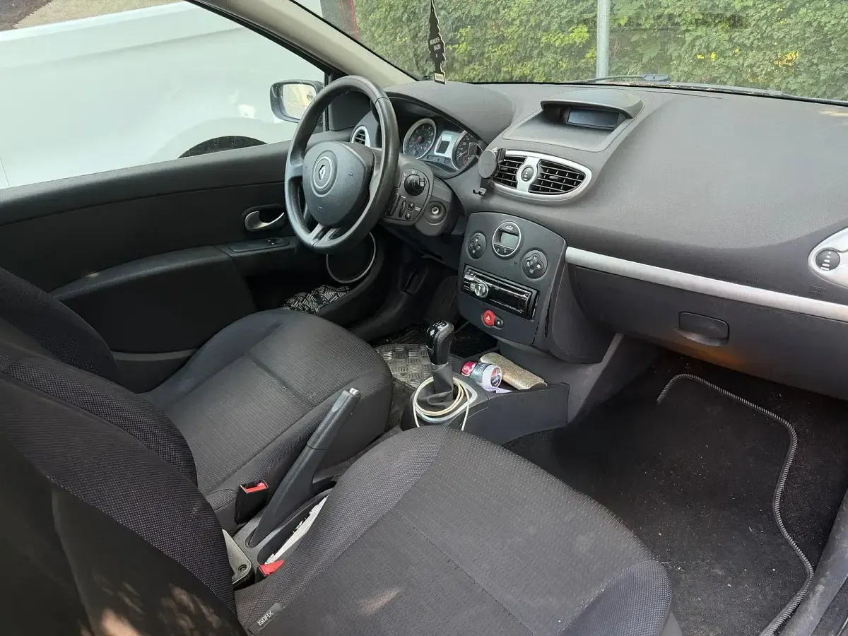 Gebraucht Renault Clio Dynamique 112 PS (82 kW) 2006 Schwarz Kleinwagen