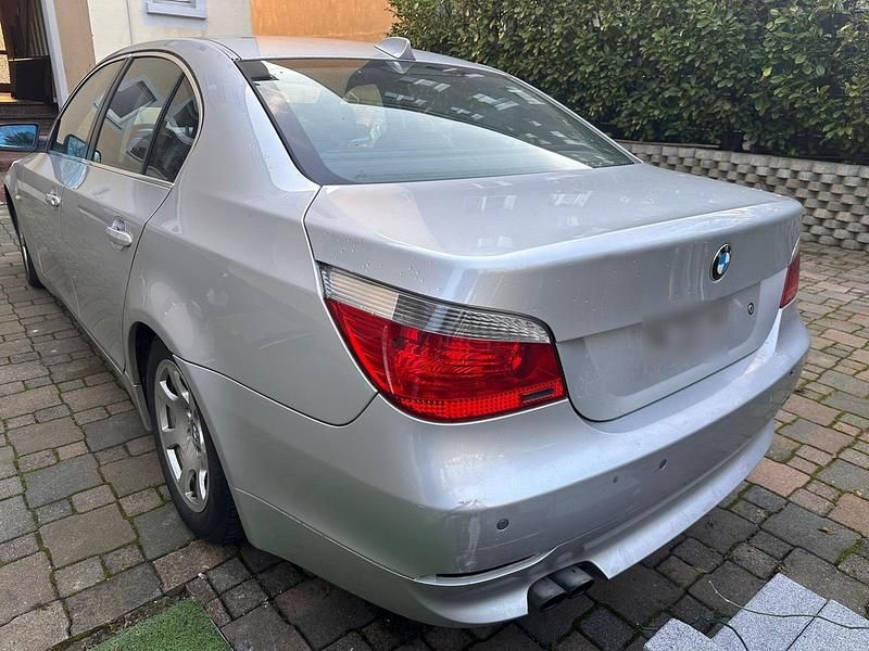 Gebraucht BMW 525 177 PS (130 kW) 2006 Silber Limousine