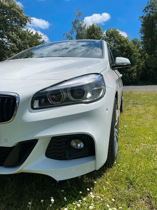 Gebraucht BMW 220 M Sport 190 PS (139 kW) 2015 Weiß Van / Kleinbus