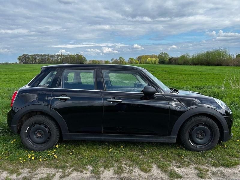 Second-hand Mini ONE 102 CP (75 kW) 2016 Negru Hatchback
