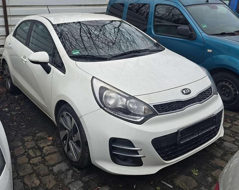 Gebraucht Kia Rio Edition 7 84 PS (61 kW) 2016 Weiß Limousine