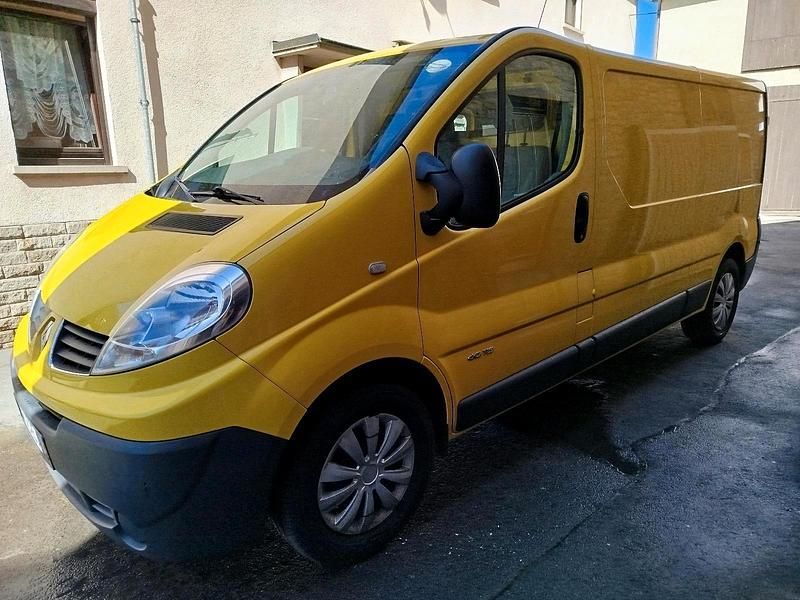 Gebraucht Renault Trafic 114 PS (83 kW) 2012 Gelb Van / Kleinbus