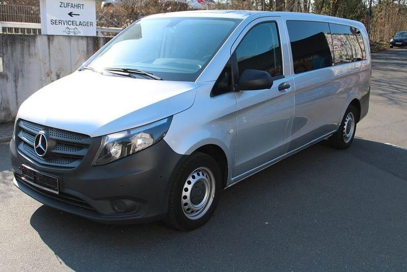 Gebraucht Mercedes Vito 163 PS (119 kW) 2018 Silber Van