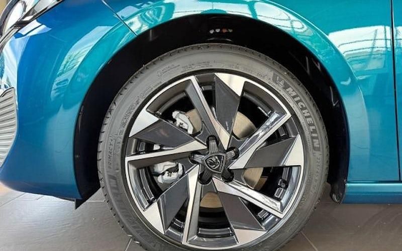 Gebraucht Peugeot 308 Allure 136 PS (100 kW) 2025 Blau Limousine