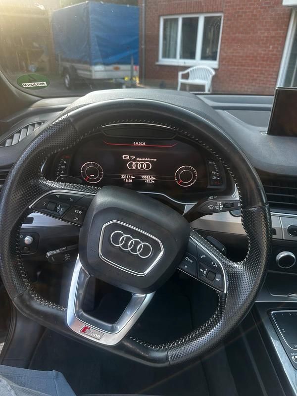 Schwarz Gebraucht 2016 Audi Q7 S-Line SUV | 28.000 € (Teuer) - Bild 1/4