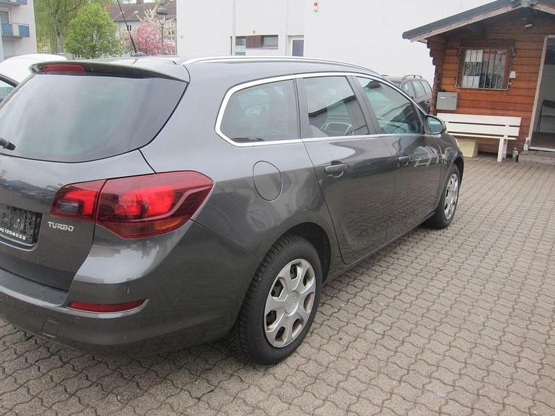 Usata Opel Astra Sport 140 CV (102 kW) 2011 Grigio Station wagon