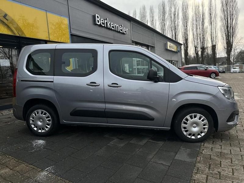 Gebraucht Opel Combo Life Edition 110 PS (80 kW) 2023 Silber Limousine