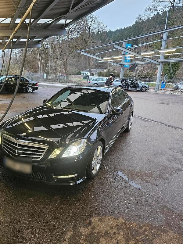 Schwarz Gebraucht 2013 Mercedes E350 AMG Limousine | 11.500 € (Superpreis) - Bild 1/4