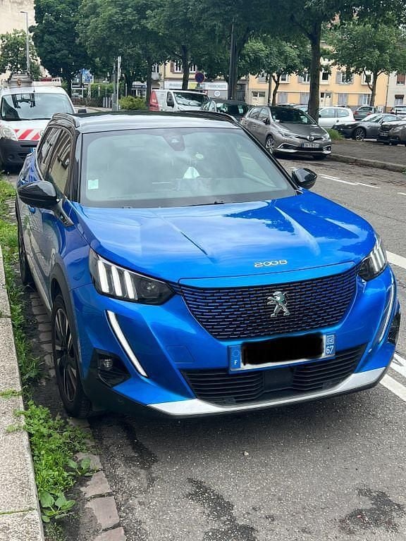 Blau Gebraucht 2020 Peugeot e-2008 GT SUV | 10.500 € - Bild 1/4