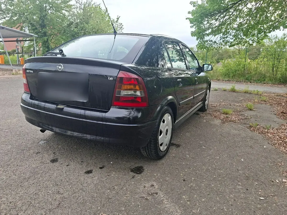 Gebraucht Opel Astra 101 PS (74 kW) 2002 Schwarz Limousine
