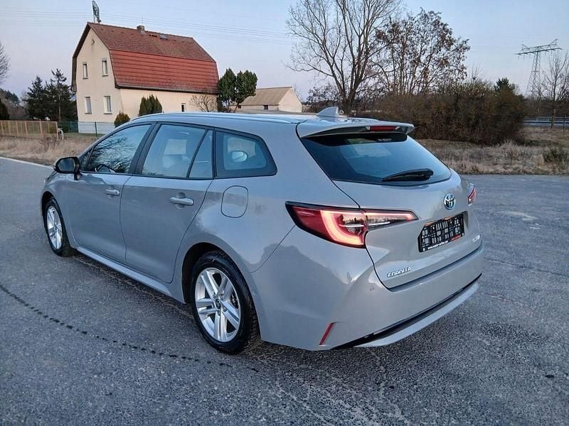 Gebraucht Toyota Corolla 122 PS (89 kW) 2022 Silber Limousine