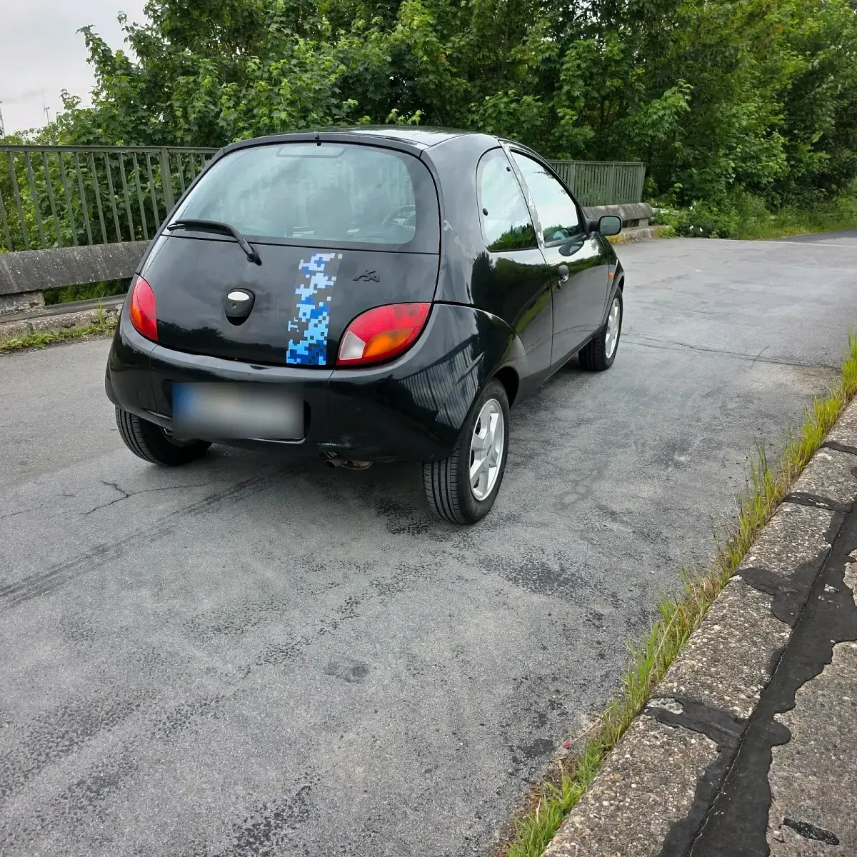 Gebraucht Ford Ka 60 PS (44 kW) 2003 Schwarz Kleinwagen