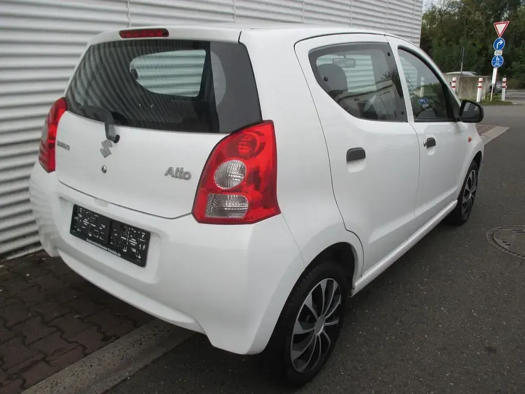 Gebraucht Suzuki Alto 68 PS (50 kW) 2009 Weiß Kleinwagen
