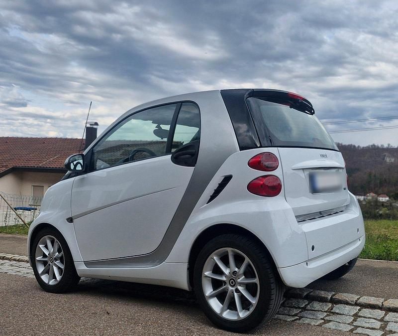 Gebraucht Smart ForTwo Coupé Passion 71 PS (52 kW) 2011 Weiß Coupé
