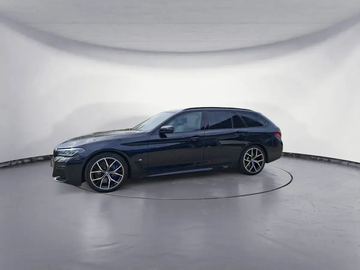 Gebraucht BMW 540 Performance 340 PS (250 kW) 2024 Schwarz Kombi