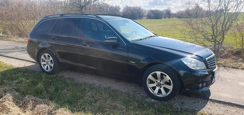 Gebraucht Mercedes C200 136 PS (100 kW) 2011 Schwarz Kombi