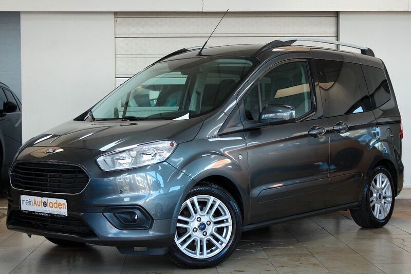 Grau Gebraucht 2019 Ford Tourneo Courier Titanium Van / Kleinbus | 14.450 € (Etwas zu teuer) - Bild 1/4
