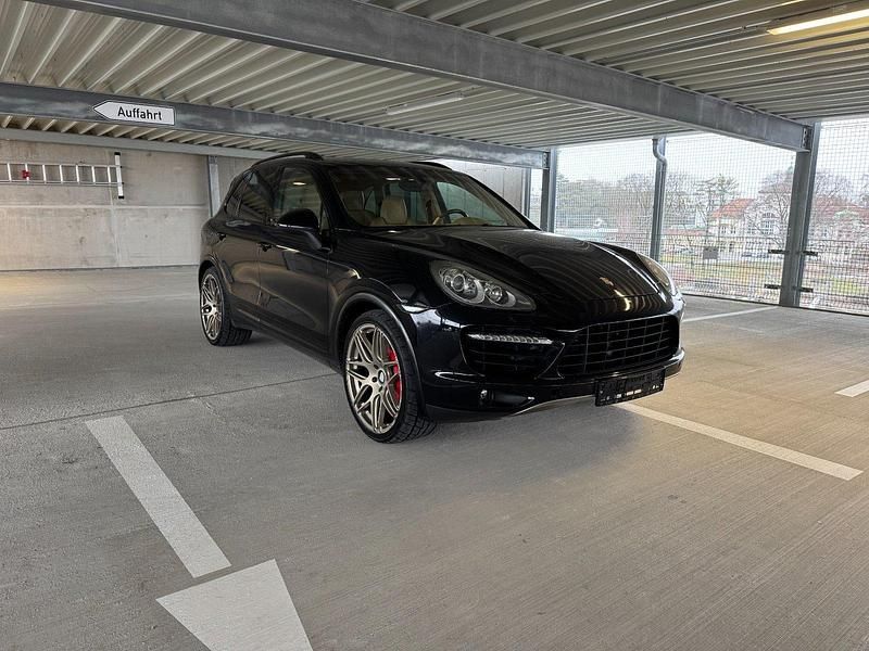 Gebraucht Porsche Cayenne Turbo 500 PS (367 kW) 2010 Schwarz SUV
