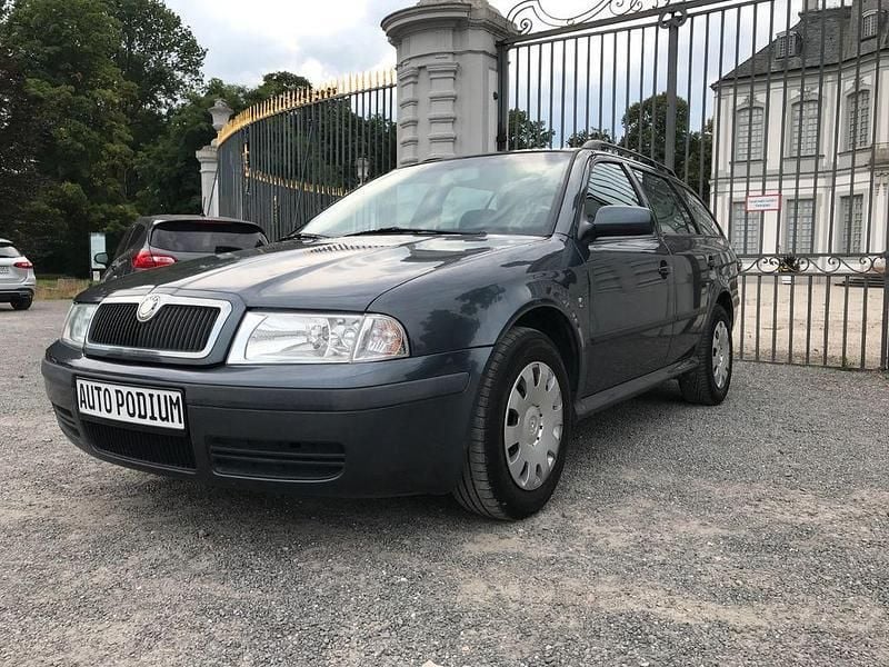 Grau Gebraucht 2008 Skoda Octavia Tour Kombi | 3.950 € (Etwas zu teuer) - Bild 1/4