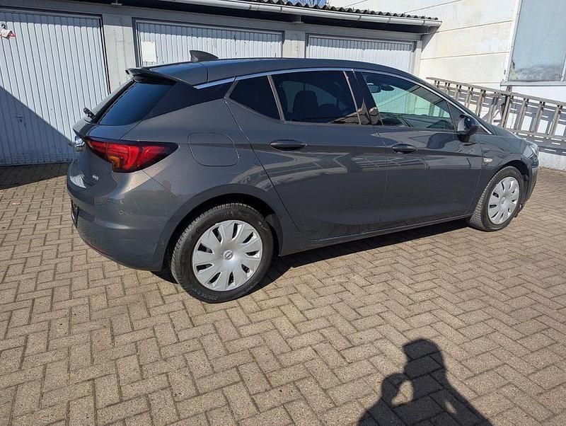 Gebraucht Opel Astra Business 136 PS (100 kW) 2016 Braun Limousine