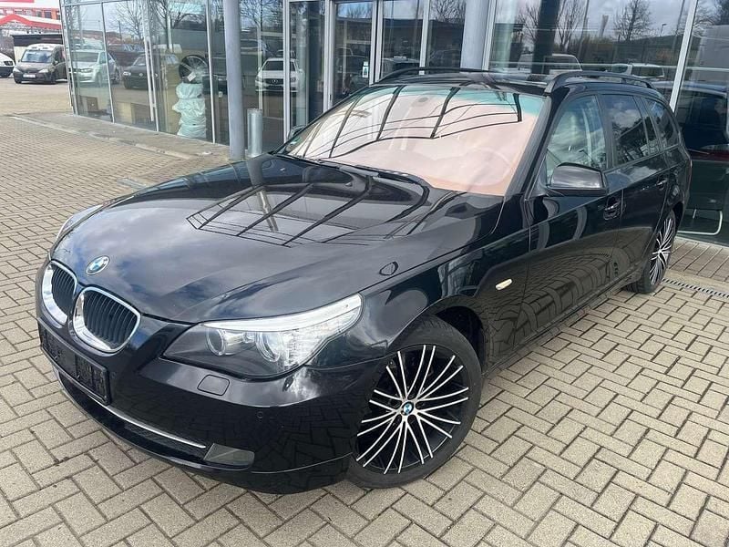 Gebraucht BMW 520 177 PS (130 kW) 2009 Black sapphire metallic Kombi