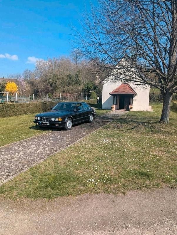 Second-hand BMW 730 200 CP (147 kW) 1987 Negru Berlinǎ