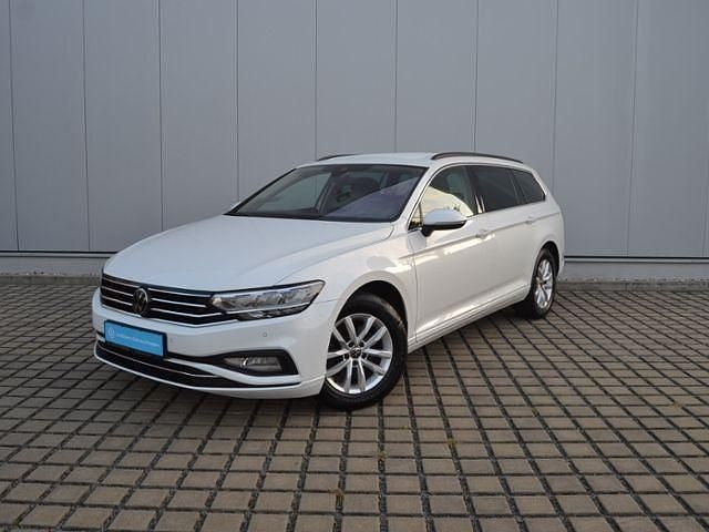 Gebraucht VW Passat Business 150 PS (110 kW) 2022 Oryxweiß perlmutteffekt Kombi