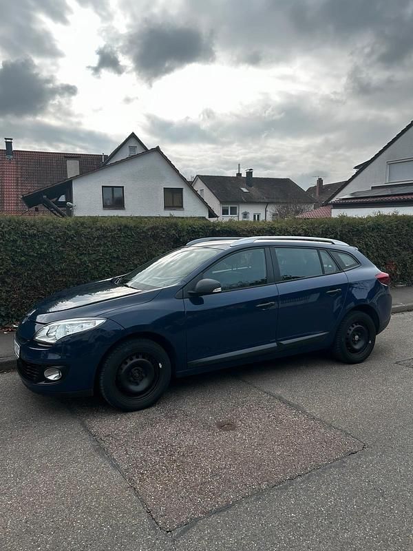 Blau Gebraucht 2012 Renault Mégane GrandTour Kombi | 5.400 € (Fairer Preis) - Bild 1/4
