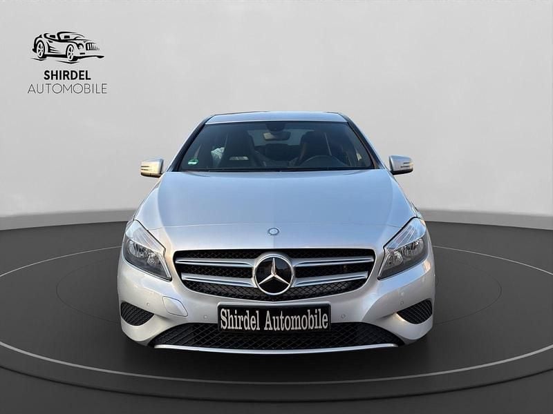 Second-hand Mercedes A180 122 CP (89 kW) 2013 Argintiu Hatchback