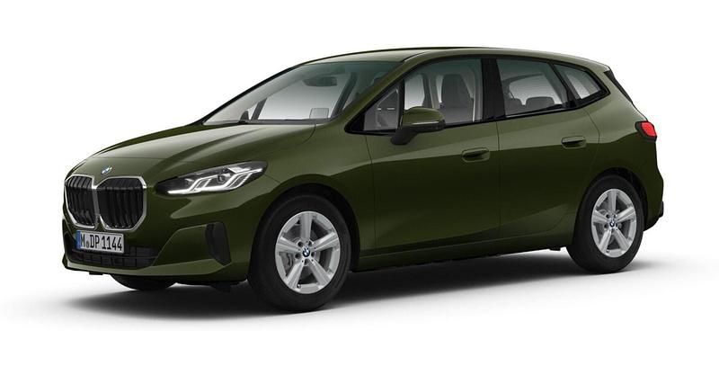 Grün Gebraucht 2025 BMW 218 Active Tourer Luxury Line Van / Kleinbus | 33.259 € (Fairer Preis) - Bild 1/4
