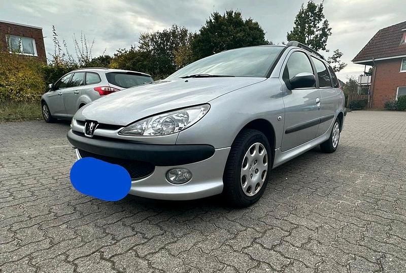 Silber Gebraucht 2007 Peugeot 206 Kombi | 2.200 € (Teuer) - Bild 1/4