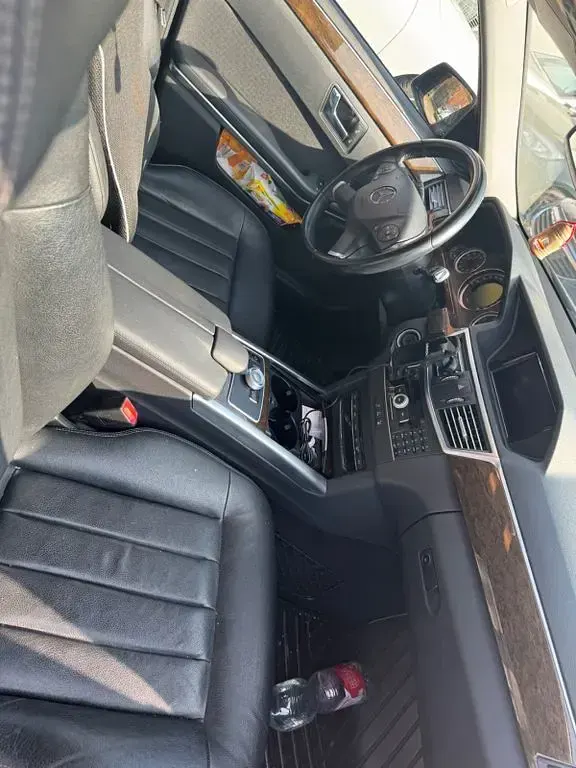 Gebraucht Mercedes E350 265 PS (194 kW) 2010 Schwarz Limousine